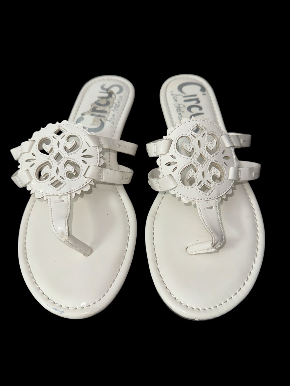 Circus by Sam Edelman White Leather Cutout Medallion Thong Sandals size 6.5 - Picture 2 of 6